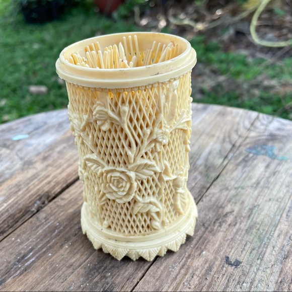 Vtg “Ivory” Plastic Hors-d’oeuvre 34 Fork Appetizer ToothPicks Olive Hong Kong - Picture 2 of 4